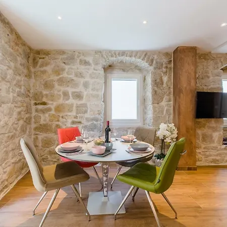 Luxury Petra In 400 Year Old Stone House * Spalato