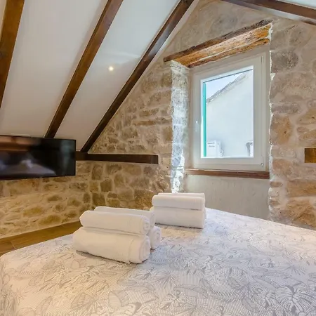 Appartamento Luxury Petra In 400 Year Old Stone House *