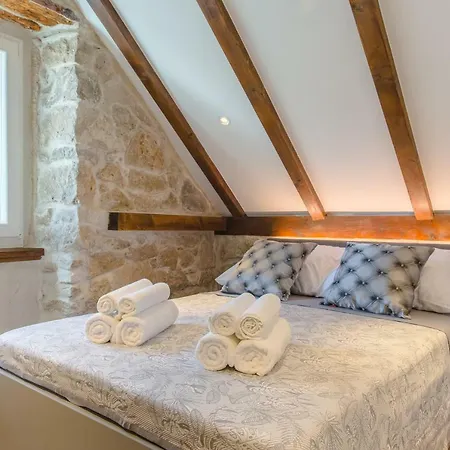 Luxury Petra In 400 Year Old Stone House Spalato