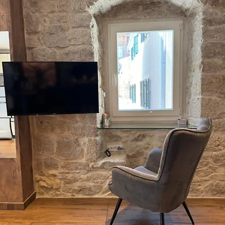 Luxury Petra In 400 Year Old Stone House 4+2 Apartamento Split