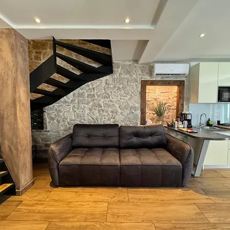 Apartamento Luxury Petra In 400 Year Old Stone House 4+2 Split
