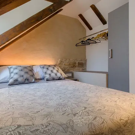 Luxury Petra In 400 Year Old Stone House 4+2 *