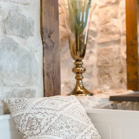 Luxury Petra In 400 Year Old Stone House 4+2 Apartamento
