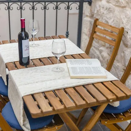 Luxury Petra In 400 Year Old Stone House 4+2 Apartamento *