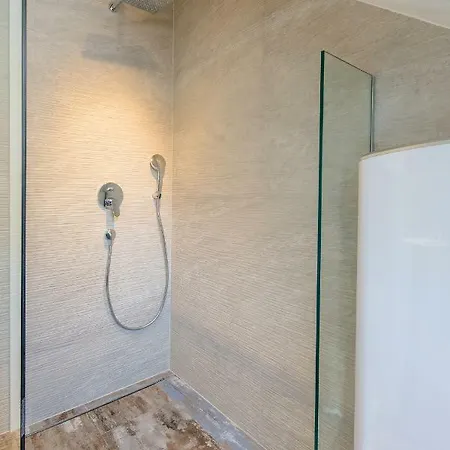 Luxury Petra In 400 Year Old Stone House 4+2